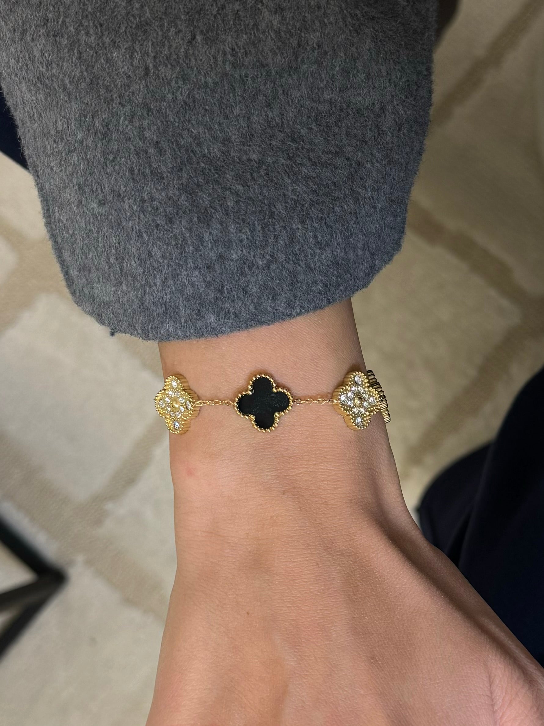 CHLOÉ ZWART MET DIAMANT ARMBAND